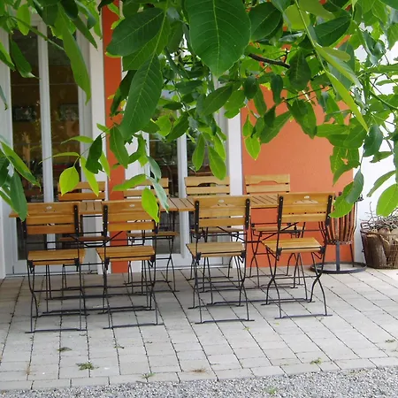 Weinhof Am Nussbaum Gæstehus